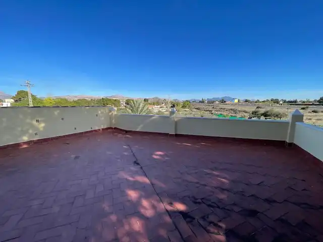 Terrassa de Casa o xalet en venda en Alicante / Alacant amb Aire condicionat, Calefacció i Jardí privat