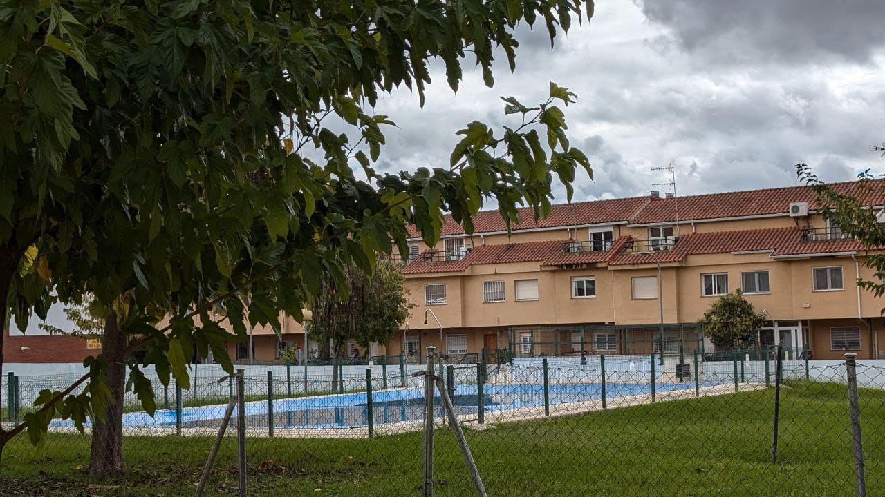 Piscina de Apartament de lloguer en Badajoz Capital amb Aire condicionat, Calefacció i Jardí privat