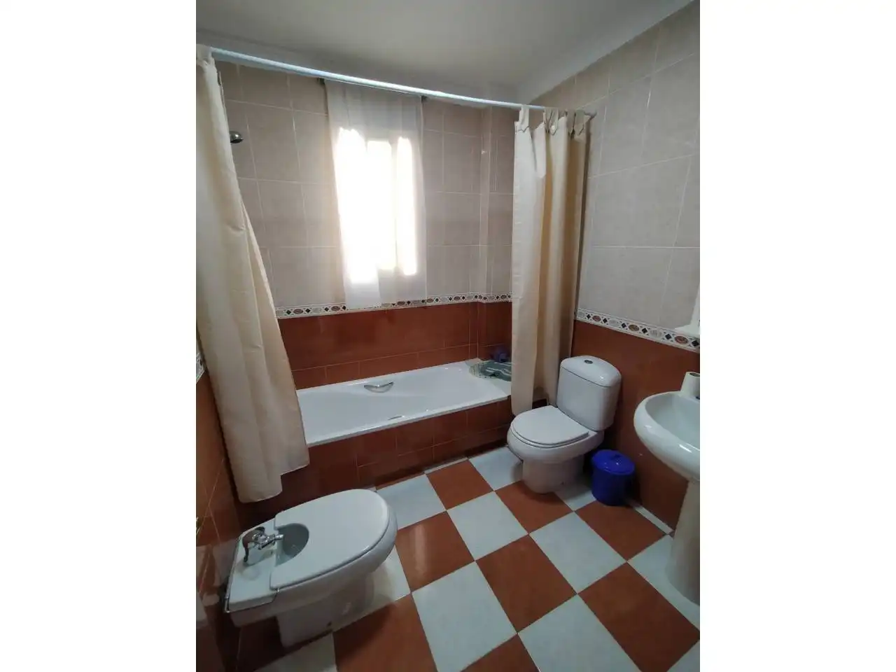 Bathroom of Flat for rent in Cabra  with Terrace and Furnished