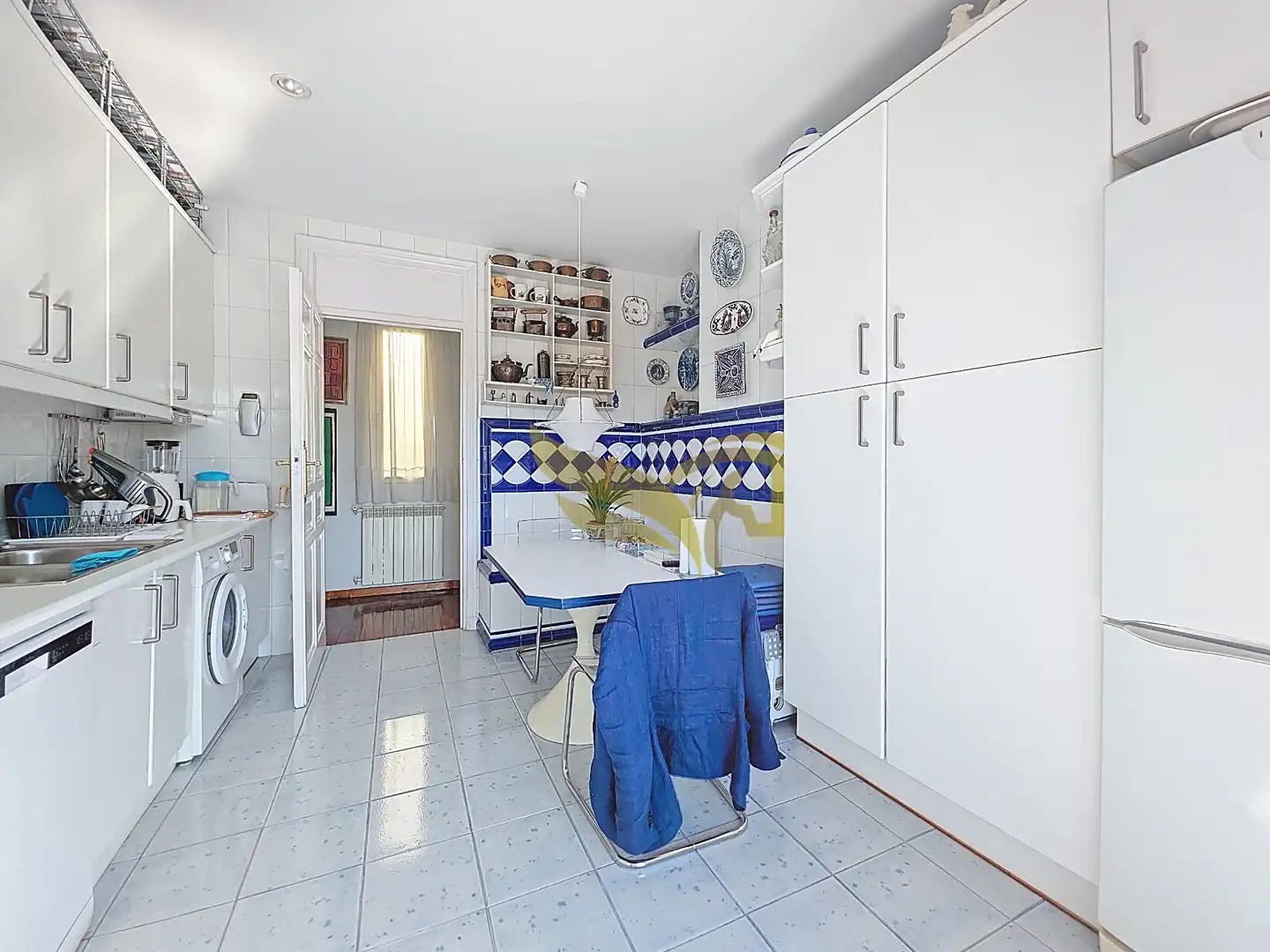 Cuina de Àtic en venda en Madrid amb Aire condicionat, Calefacció i Jardí privat