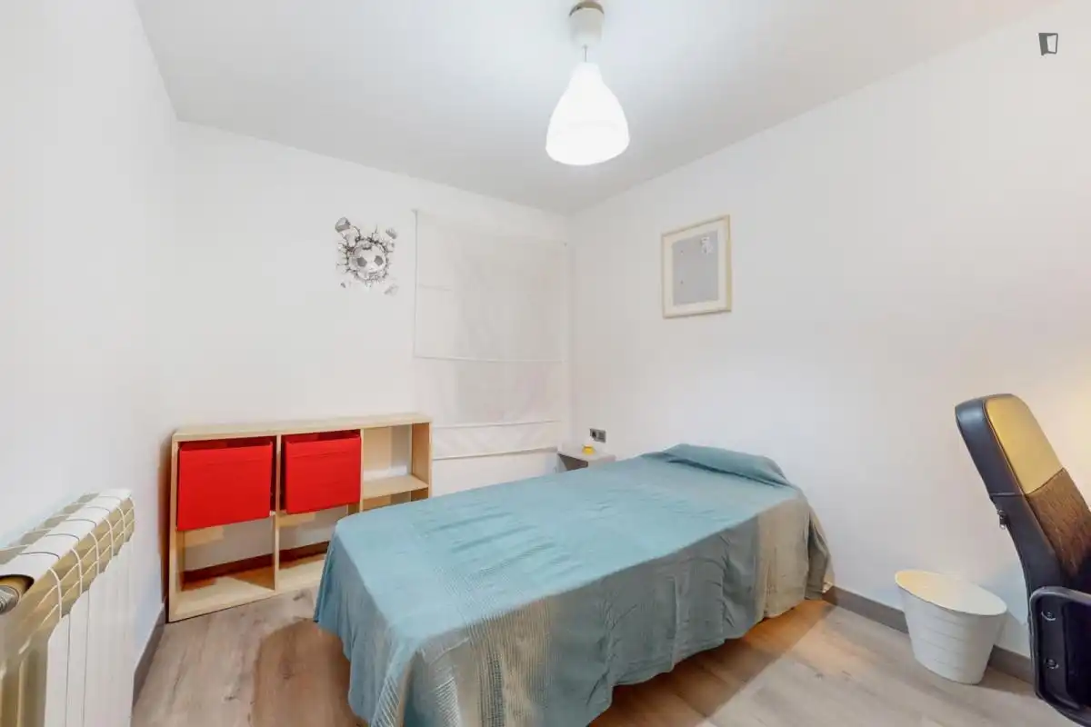 Dormitori de Apartament per a compartir en Reus amb Calefacció, Moblat i Rentadora