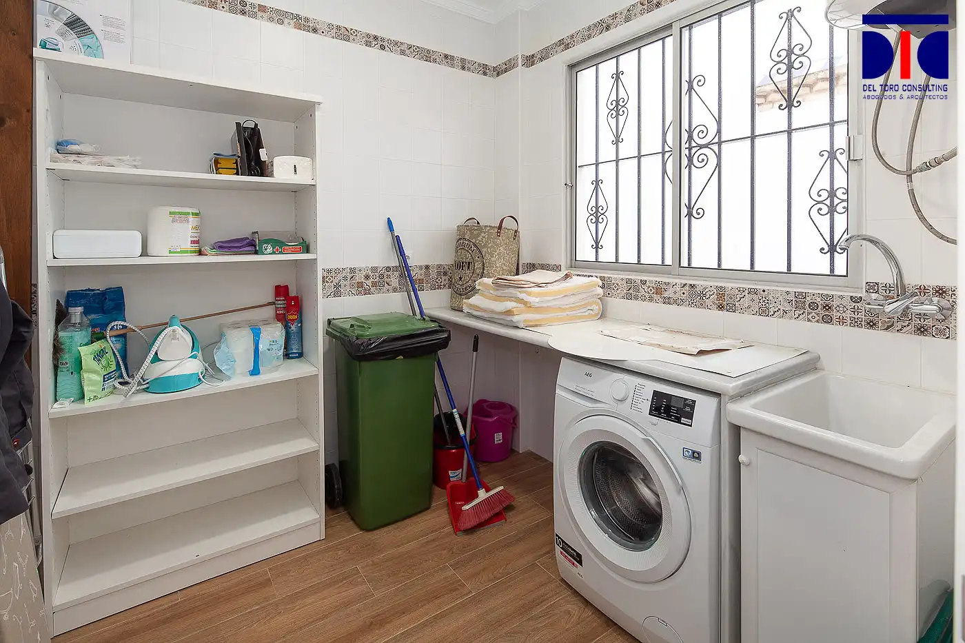 Kitchen of Detached homes for sale in Sevilla  with Air Conditioner, Heating and Furnished
