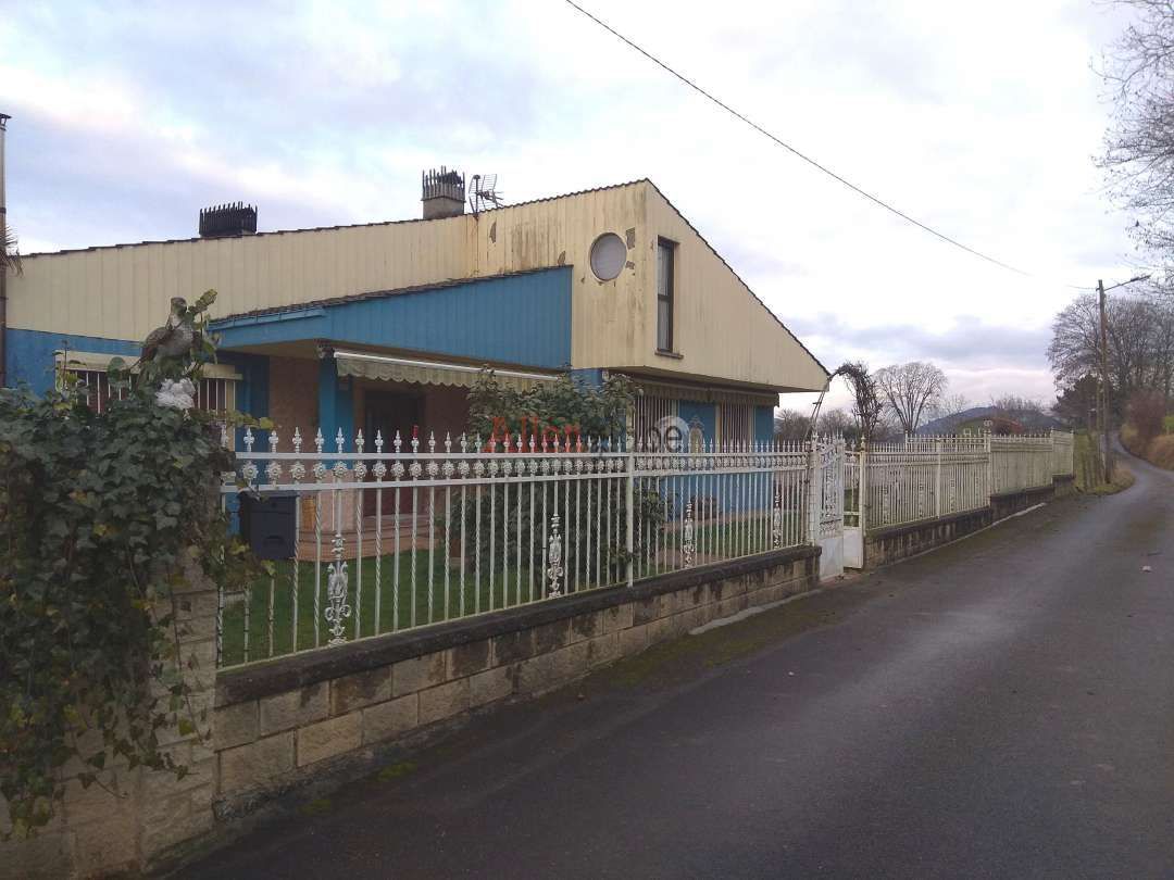 Exterior view of House or chalet for sale in Nava  with Heating, Terrace and Balcony
