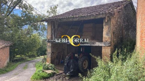 Cuadra con finca cerca de Cangas de Onís.