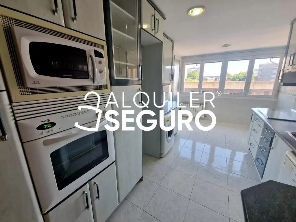 Kitchen of Flat for rent in Fuenlabrada  with Air Conditioner, Heating and Terrace