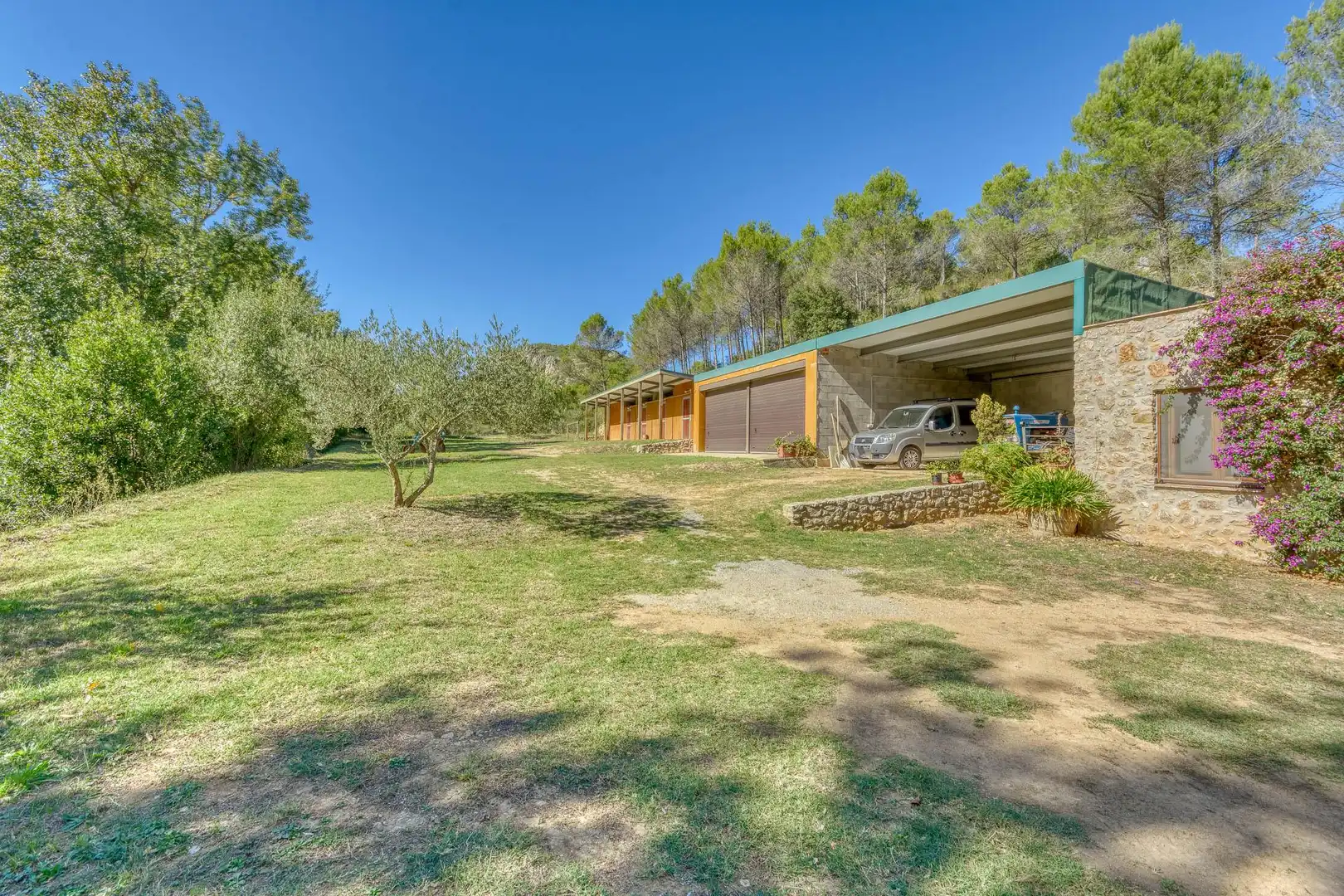 Jardín de Finca rústica en venta en Boadella i les Escaules con Calefacción, Jardín privado y Terraza