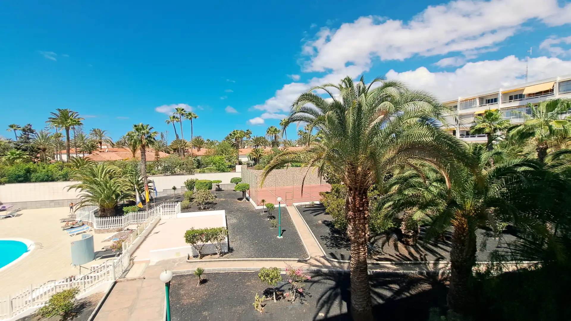 Exterior view of Flat for sale in San Bartolomé de Tirajana  with Balcony and Community pool