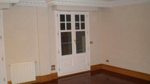 Photo 2 of Attic to rent in Diego Lopez Haroko Kale Nagusia, Abandoibarra - Guggenheim, Bizkaia