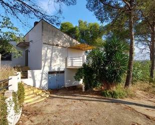 Vista exterior de Casa o xalet en venda en Yátova amb Jardí privat i Piscina comunitària