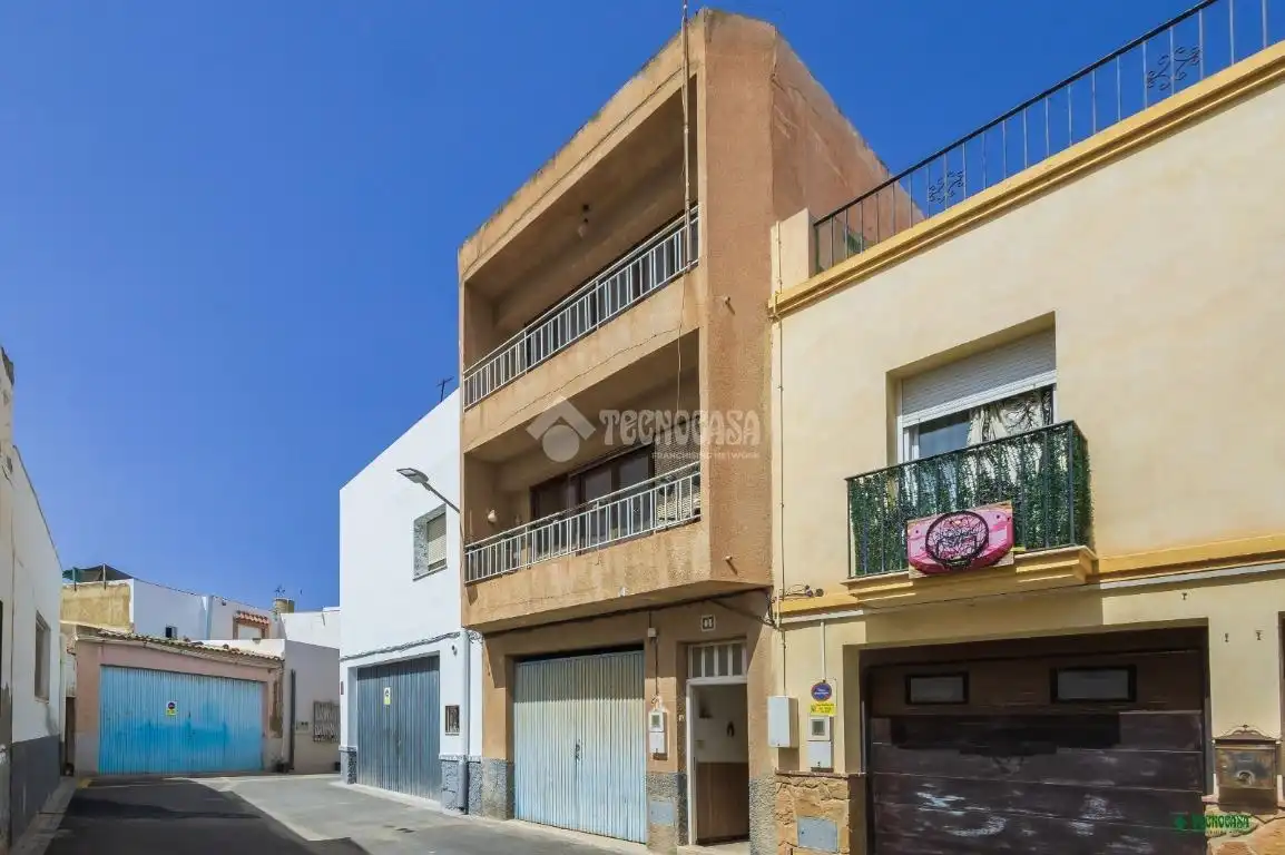 Casa aparellada amb terrassa en venda a Vera Ciudad, imagen 31