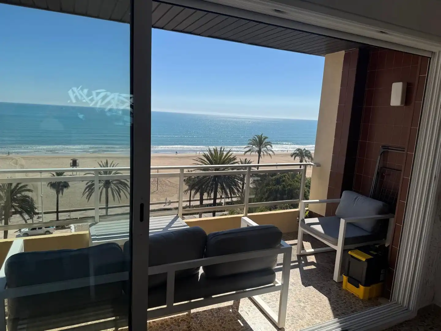 Flat with terrace for sale in Plaza Constitucion