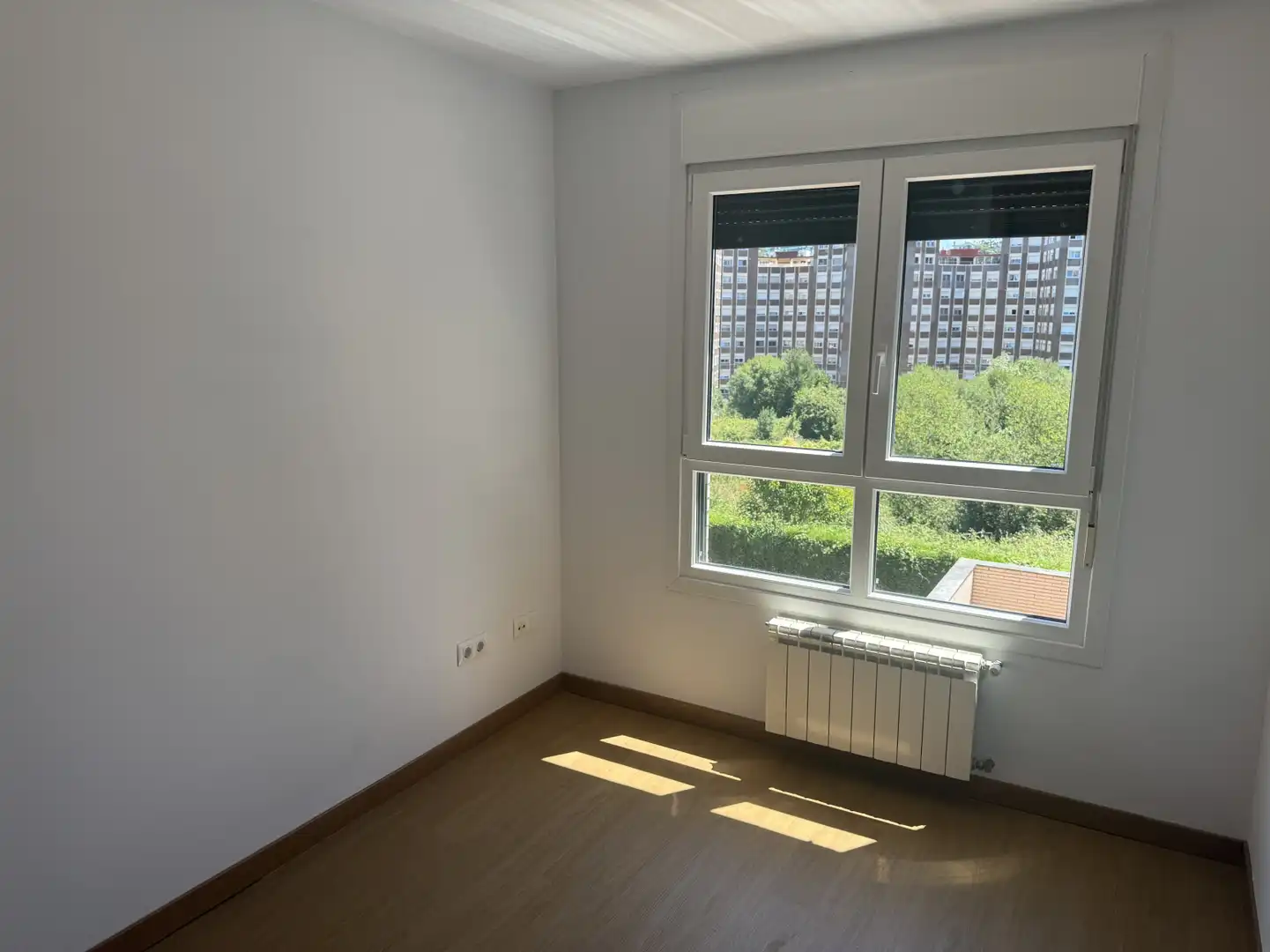 Dormitori de Pis en venda en Avilés amb Calefacció, Jardí privat i Parquet