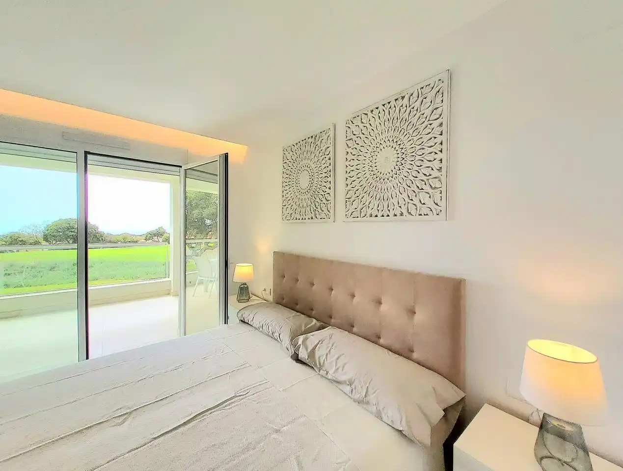 Habitación de Apartamento en venta en Sotogrande con Aire acondicionado, Terraza y Amueblado