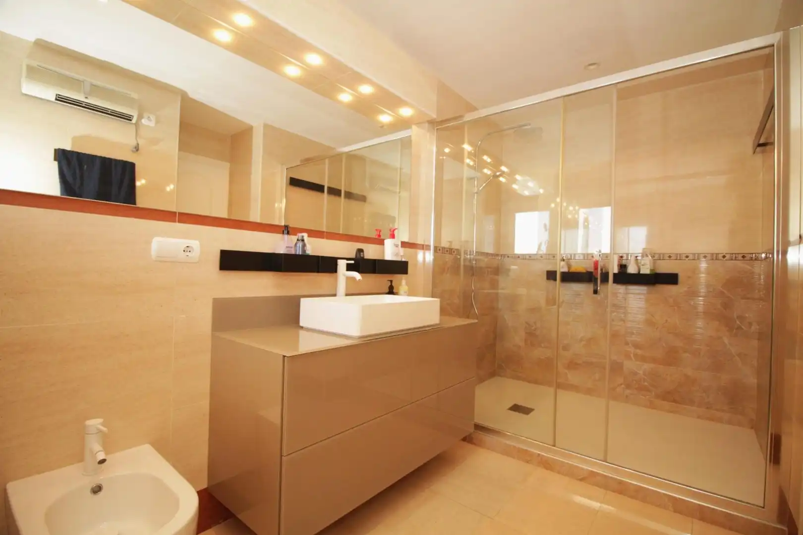 Bathroom of Apartments for sale in Calpe / Calp  with Air Conditioner, Heating and Private garden