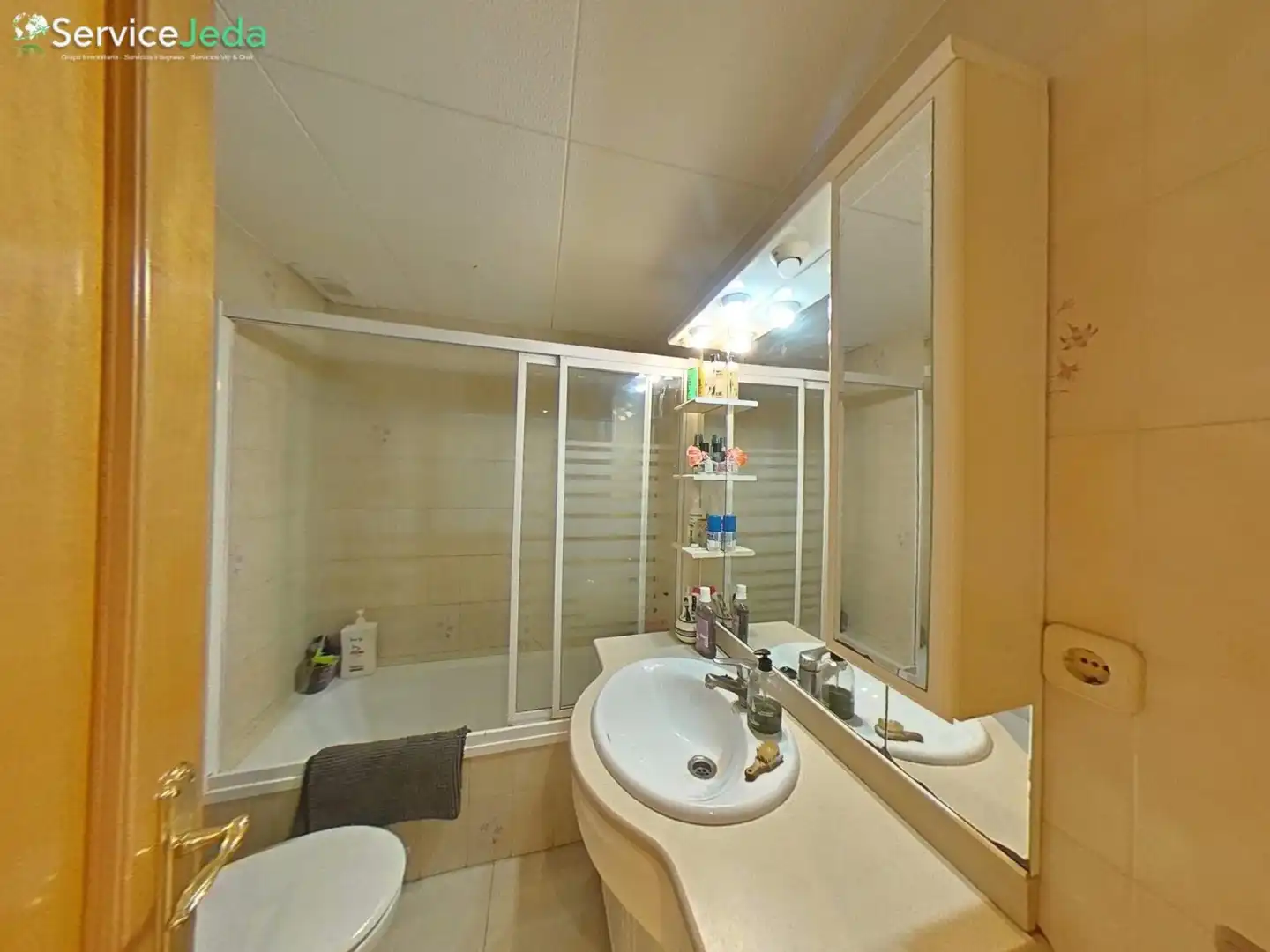 Baño de Piso en venta en Roda de Berà con Balcón