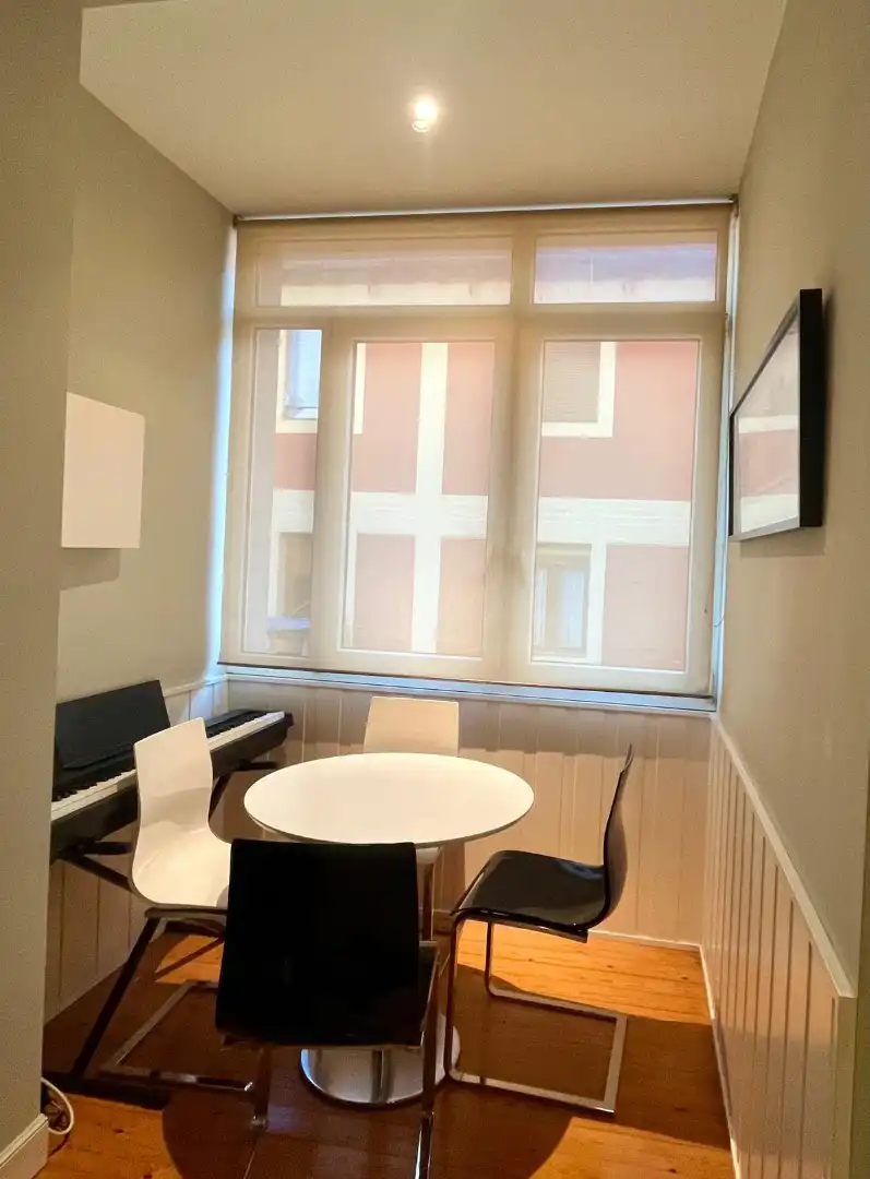 Comedor de Piso en venta en Bilbao  con Calefacción, Amueblado y Horno