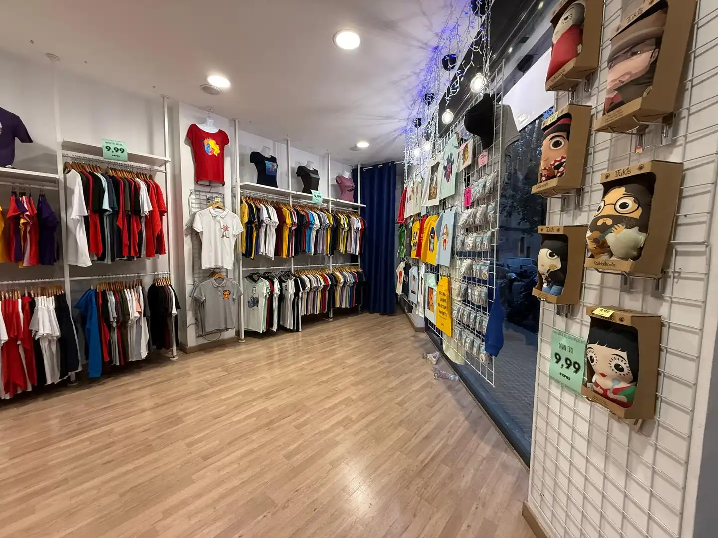 Commercial properties for sale in Santa Coloma de Gramenet  with Air Conditioner