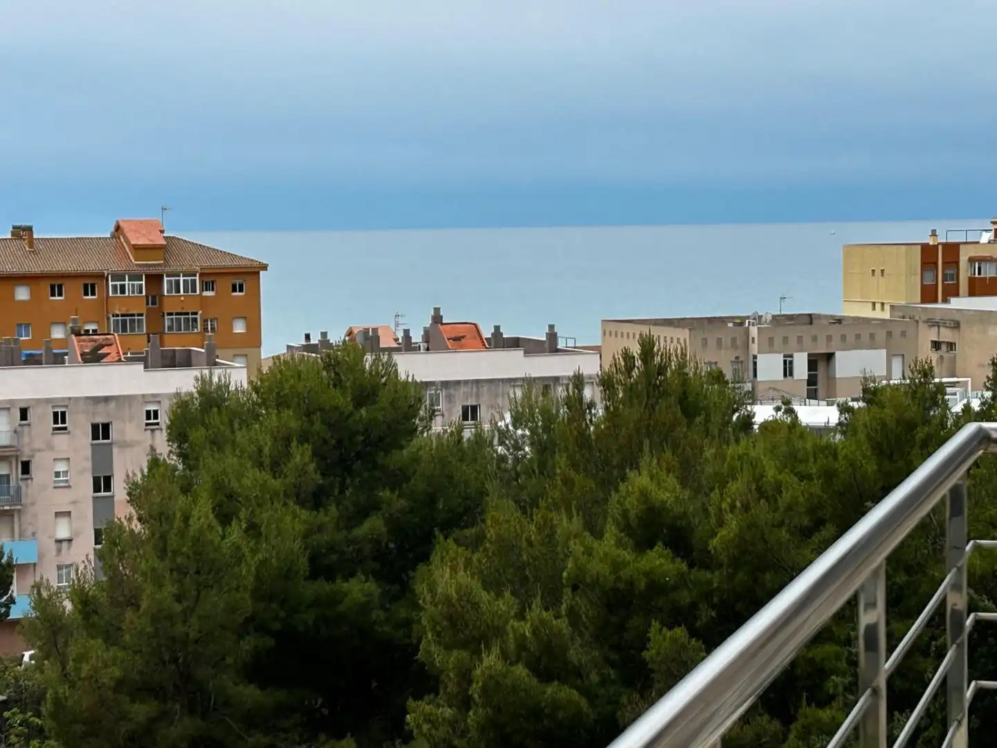 Außenansicht von Wohnung zum Verkauf in Sitges mit Klimaanlage, Heizung und Terrasse