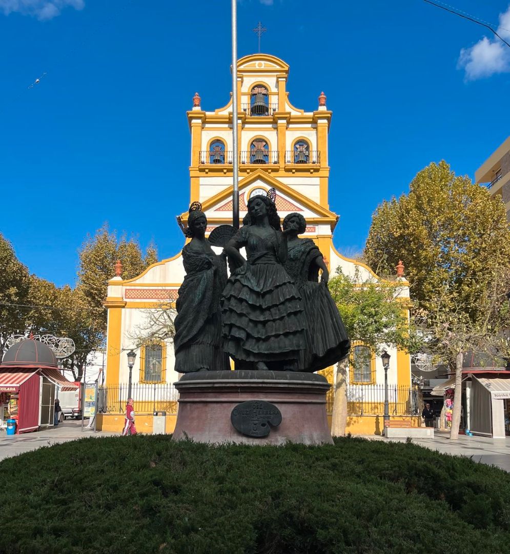 Vista exterior de Pis en venda en La Línea de la Concepción amb Moblat i Balcó