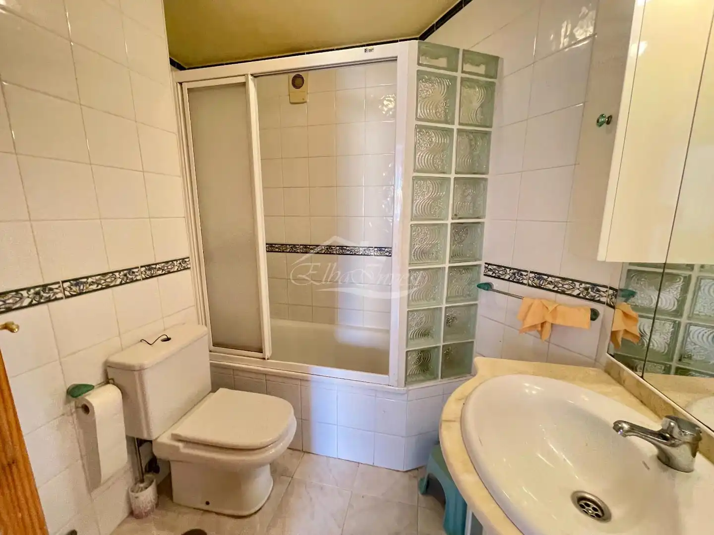 Baño de Piso en venta en Adeje con Terraza, Trastero y Amueblado