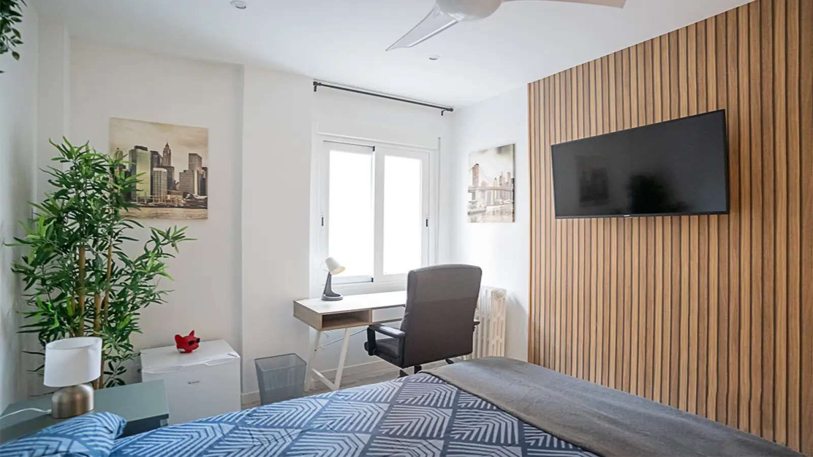 Bedroom of Flat to share in  Madrid Capital  with Air Conditioner and Terrace