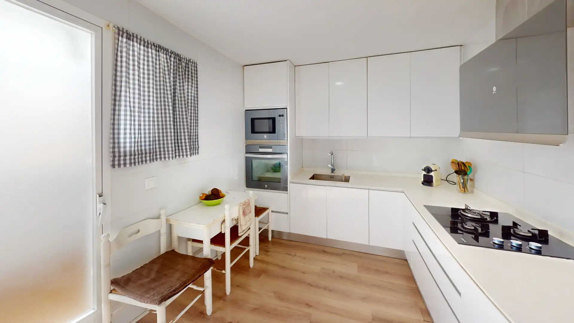 Küche von Wohnung zum Verkauf in Sant Joan d'Alacant mit Klimaanlage und Ofen