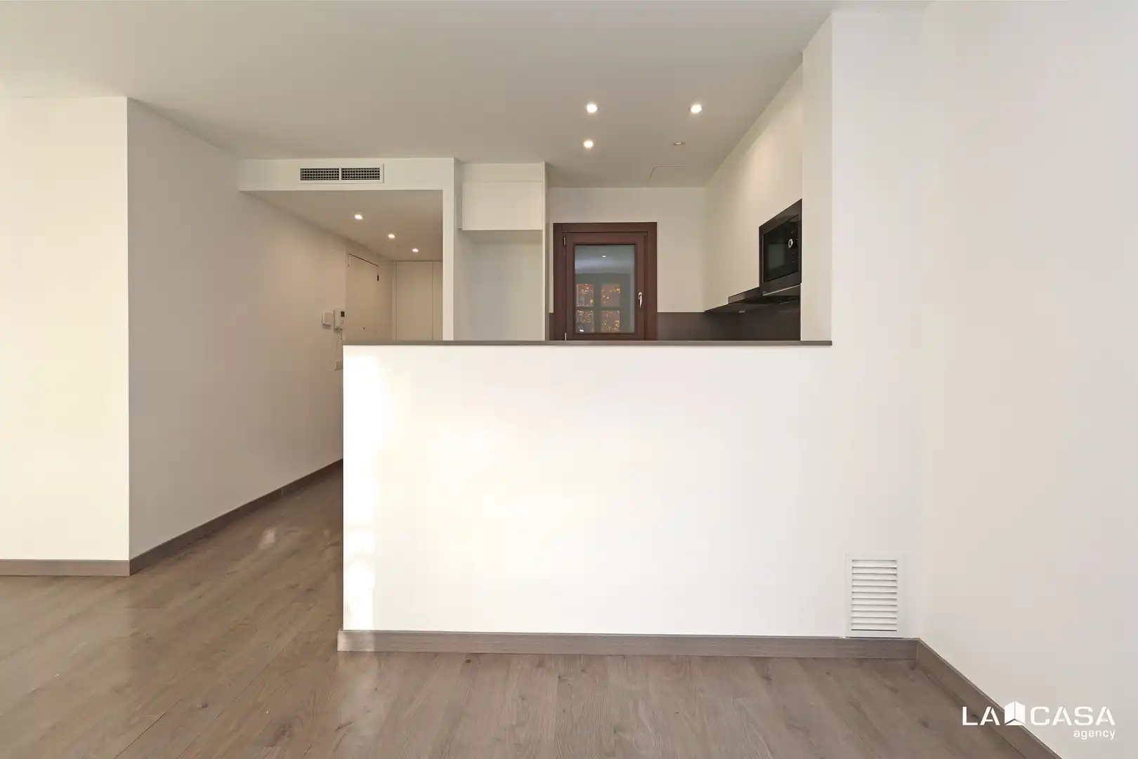 Appartamento con terrazza in vendita a Avinguda del Paral·lel, imagen 2