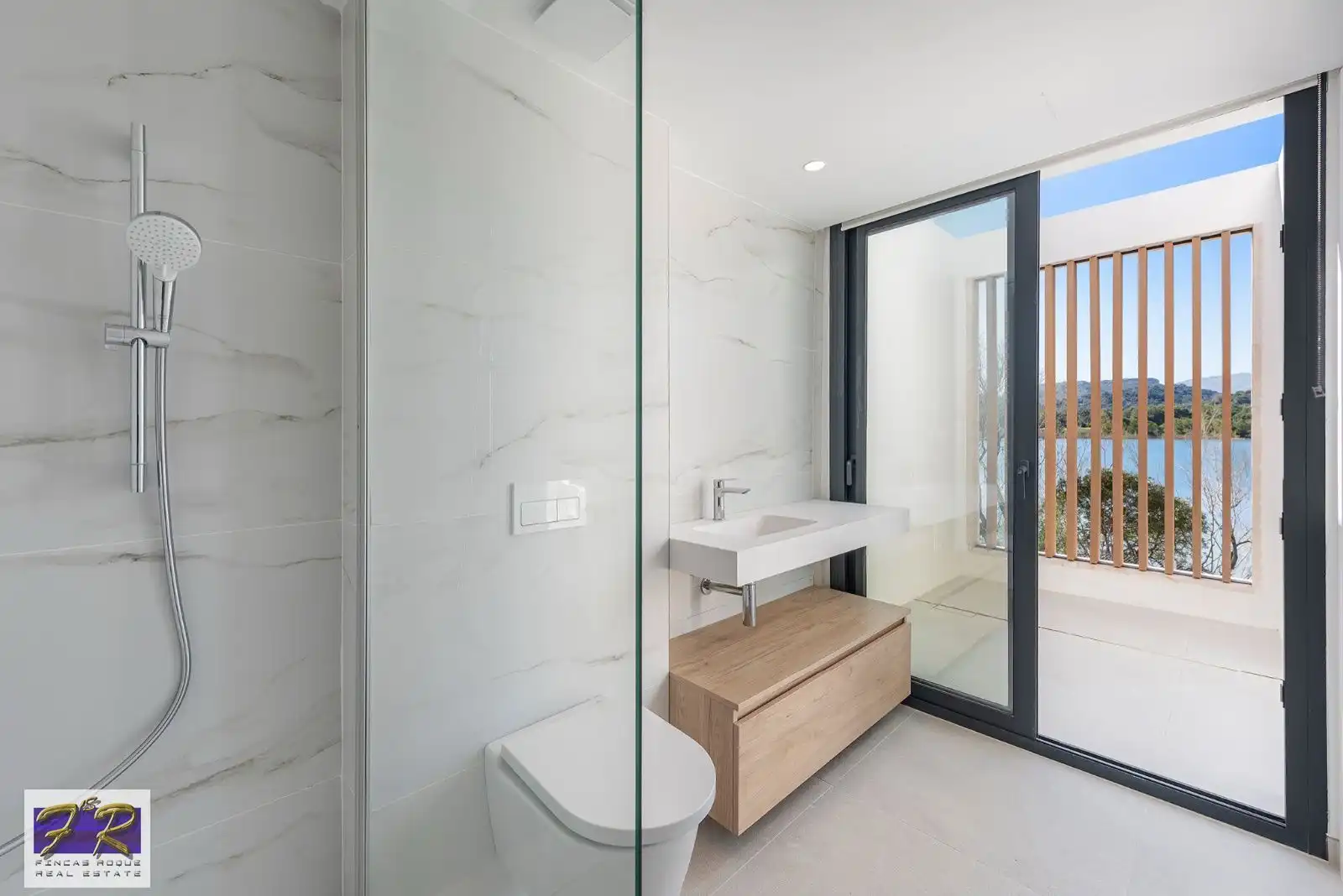 Bathroom of Houses for sale in Alcúdia  with Air Conditioner, Terrace and Swimming Pool