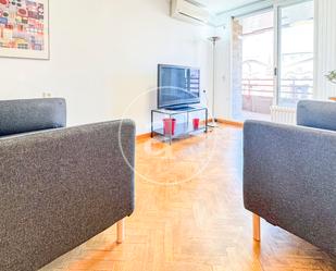 Living room of Flat to rent in  Barcelona Capital  with Air Conditioner, Heating and Furnished