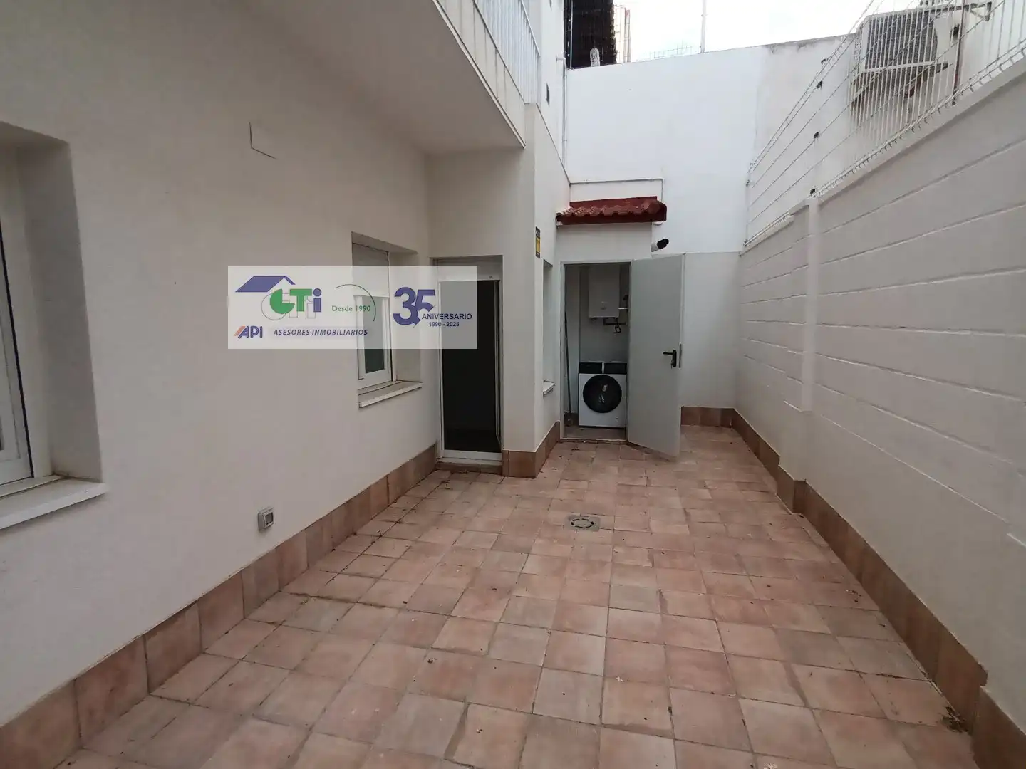 Außenansicht von Gebäude zum Verkauf in Zaragoza