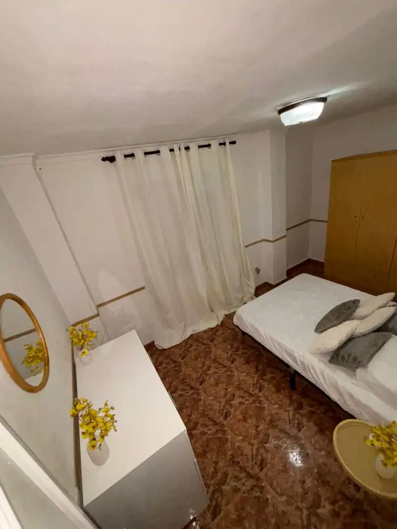 Habitación de Casa o chalet de alquiler en Sagunto / Sagunt con Amueblado, Horno y Lavadora