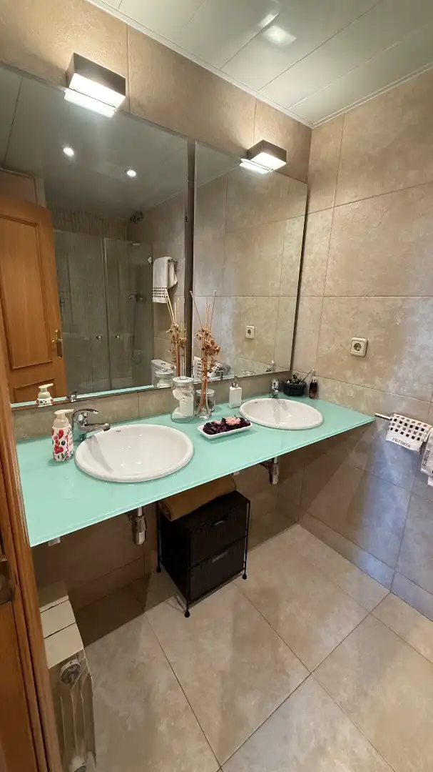 Bathroom of Flat for sale in Barcelona  with Air Conditioner, Heating and Parquet flooring