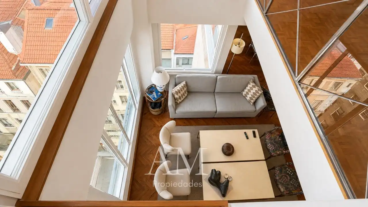 Sala d'estar de Dúplex en venda en Vigo  amb Calefacció, Terrassa i Traster