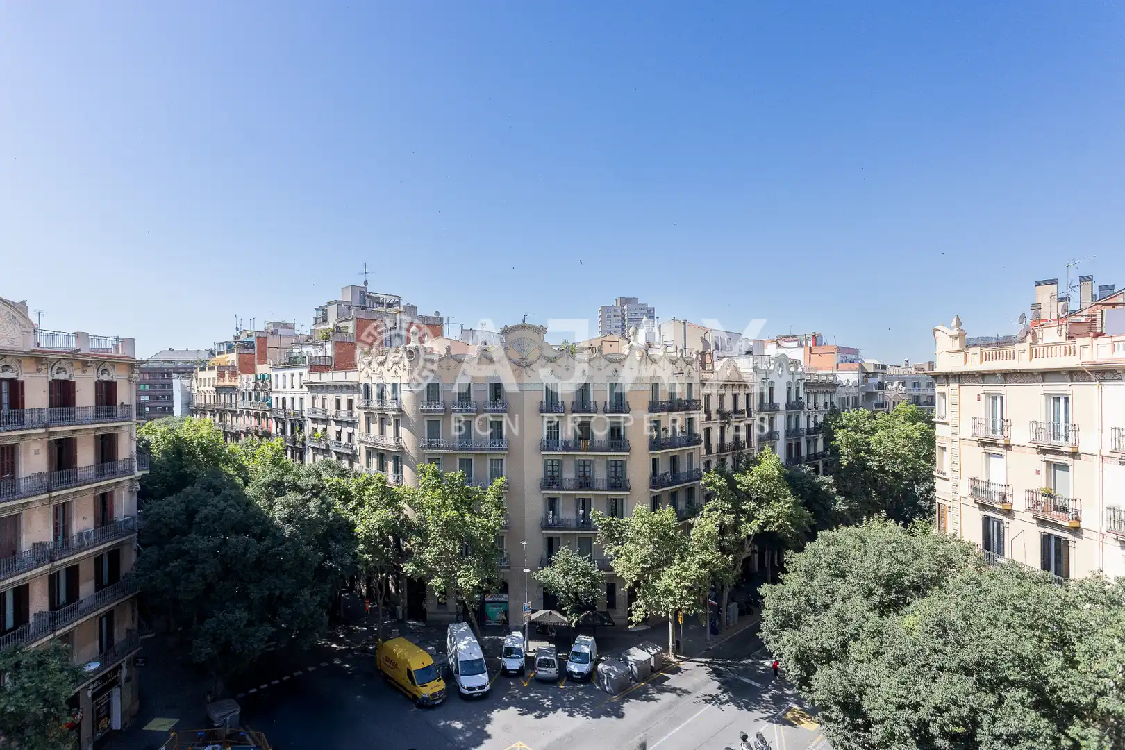 Vista exterior de Pis en venda en Barcelona amb Aire condicionat, Calefacció i Parquet
