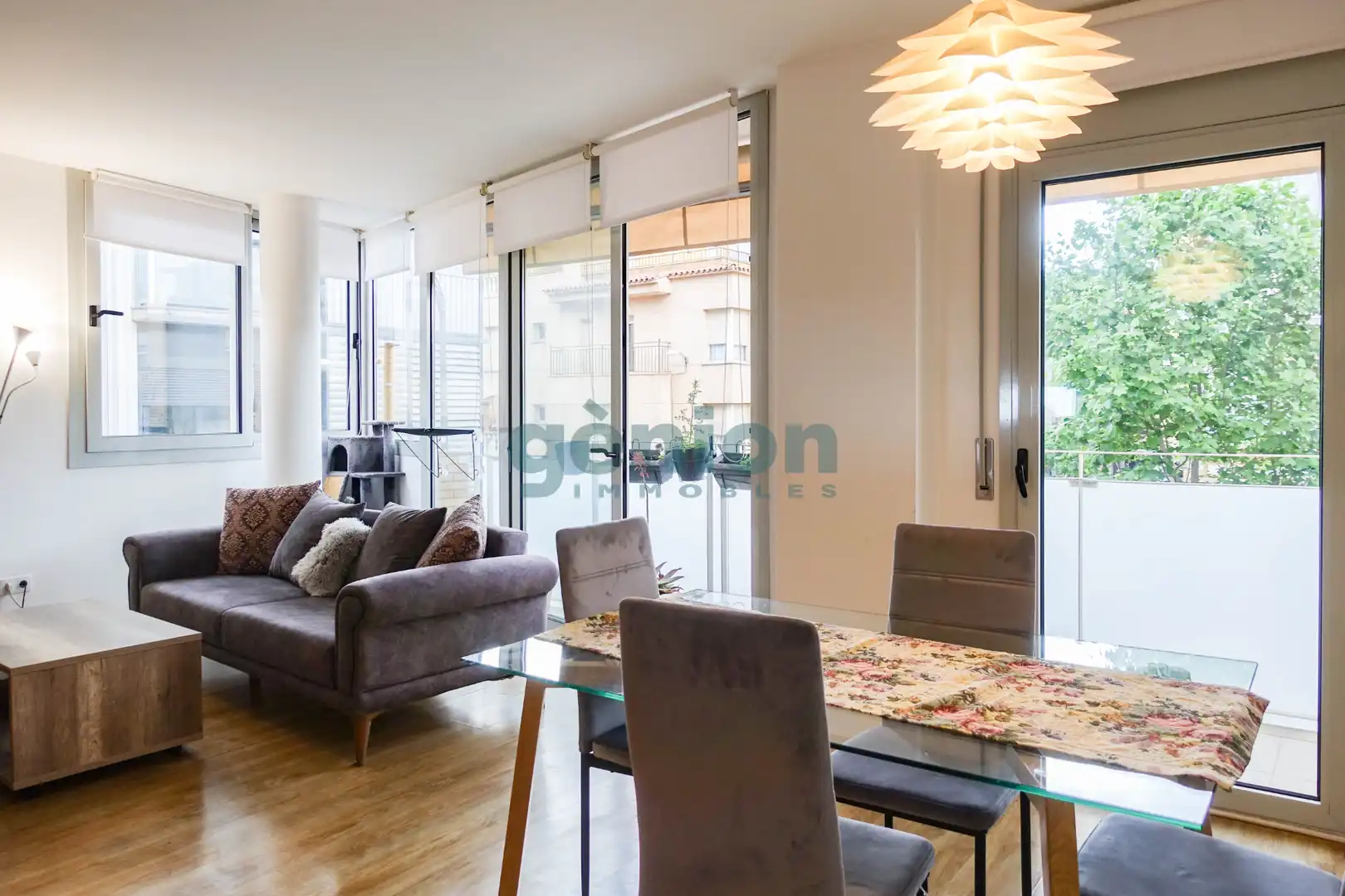 Living room of Flat for sale in Girona  with Air Conditioner, Heating and Storage room