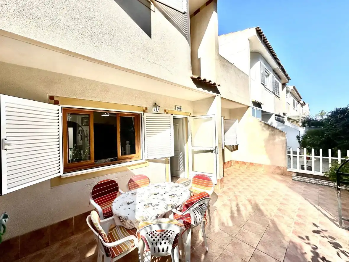 Vista exterior de Casa o chalet en venta en Santa Pola con Calefacción, Terraza y Piscina