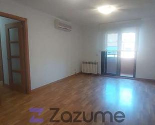 Living room of Flat to rent in San Fernando de Henares  with Air Conditioner, Heating and Parquet flooring
