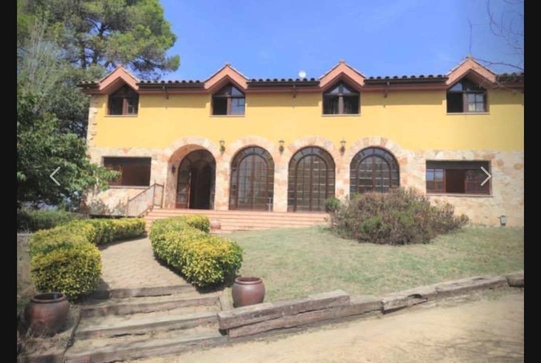 Vista exterior de Finca rústica en venda en Montcada i Reixac amb Jardí privat i Terrassa