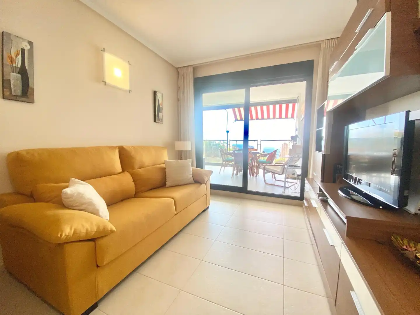 Sala de estar de Apartamento de alquiler en Benidorm con Aire acondicionado, Calefacción y Terraza