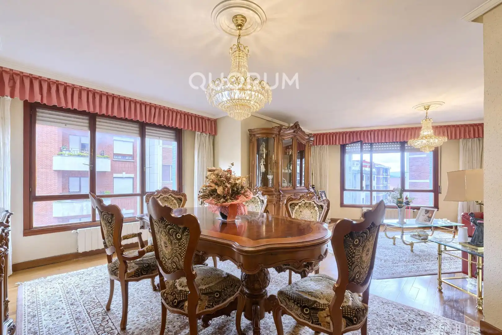 Comedor de Piso en venta en Basauri  con Calefacción, Terraza y Amueblado