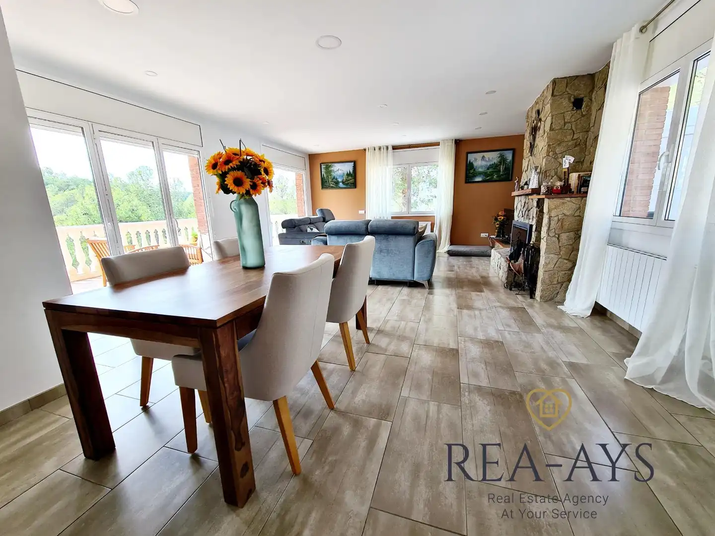 Comedor de Casa o chalet en venta en Cervelló con Aire acondicionado, Calefacción y Jardín privado
