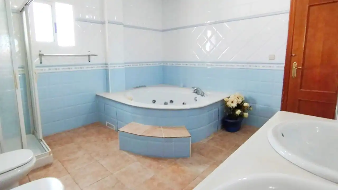 Bany de Casa o xalet en venda en Torrevieja amb Piscina