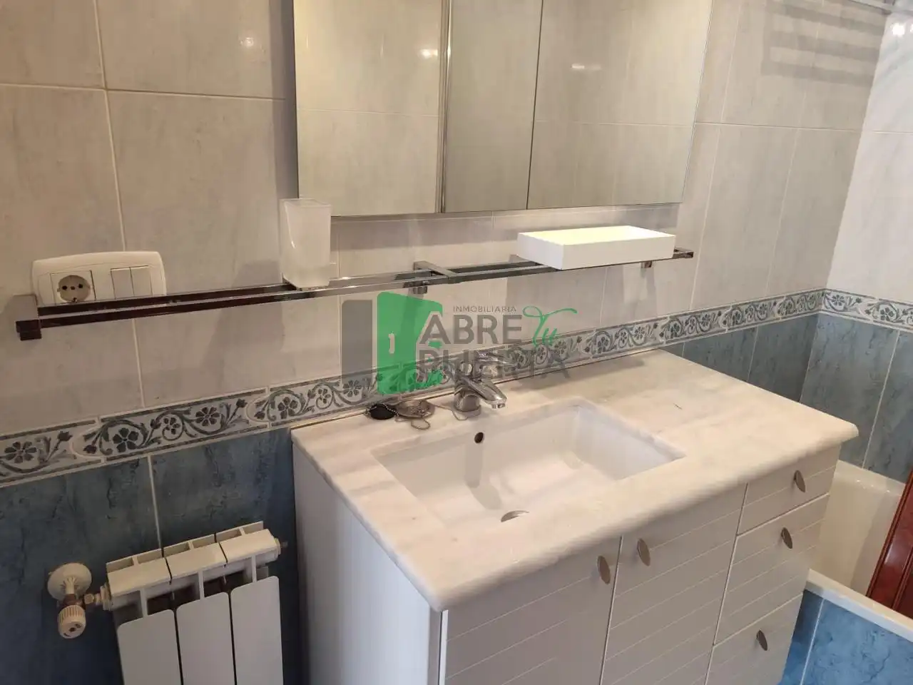 Baño de Piso de alquiler en Ourense Capital  con Calefacción, Parquet y Trastero