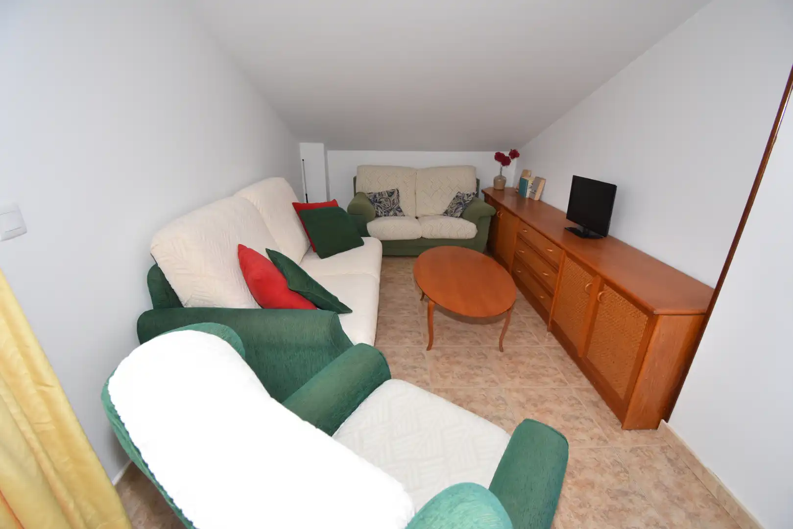 Sala de estar de Ático en venta en Noja con Calefacción, Terraza y Amueblado