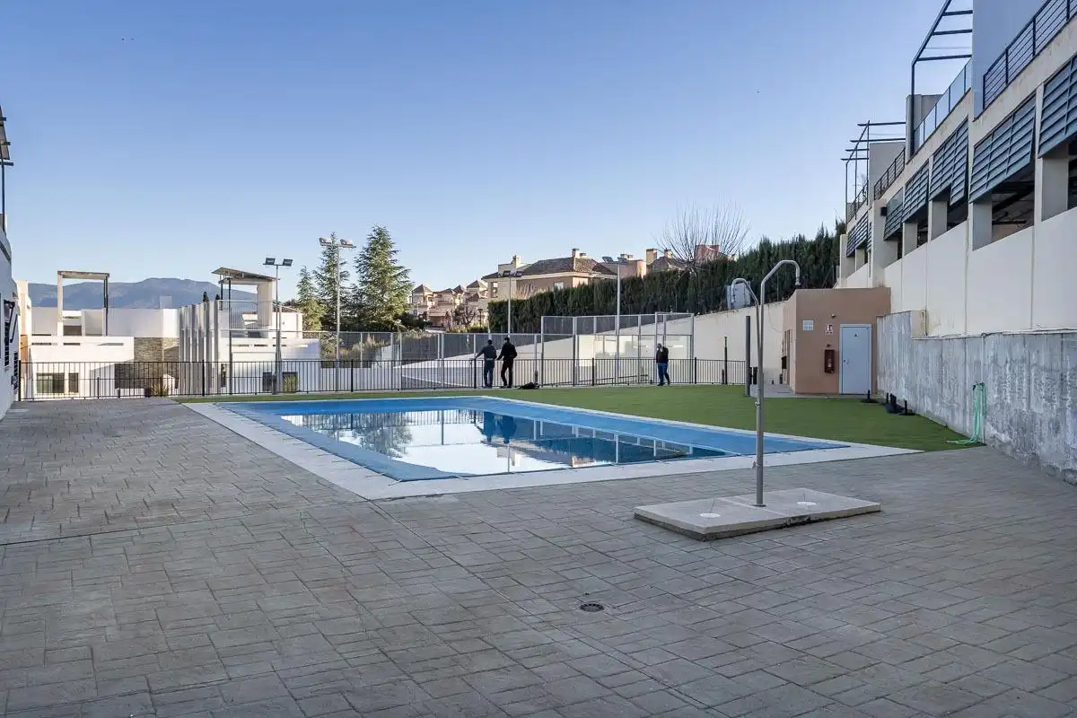 Piscina de Casa adosada en venta en Las Gabias con Piscina comunitaria