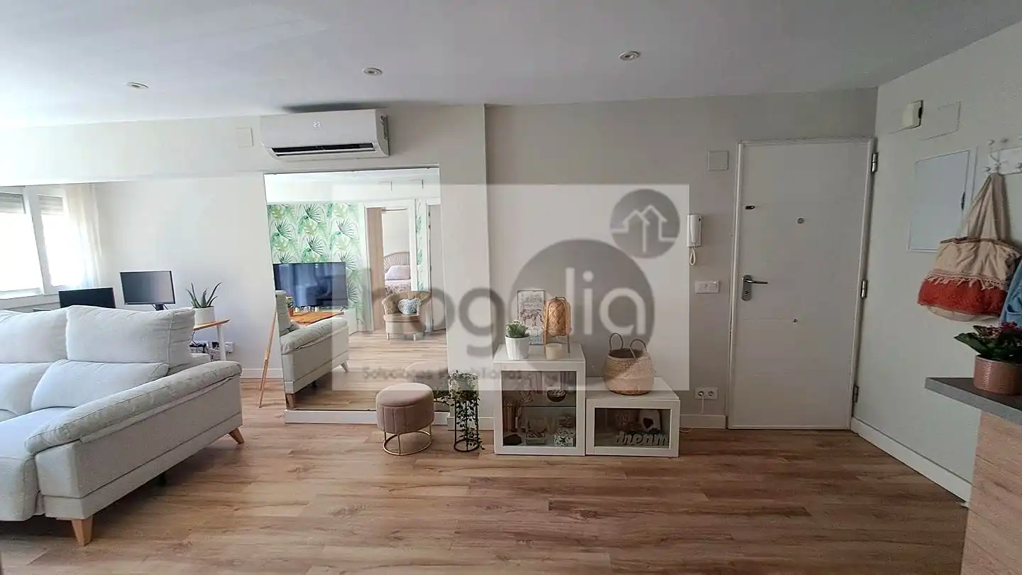 Sala de estar de Piso de alquiler en Sevilla con Aire acondicionado, Amueblado y Balcón