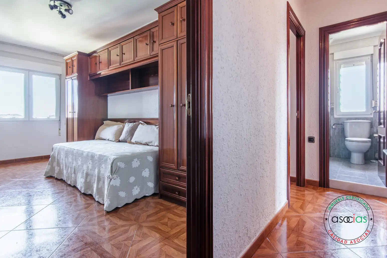 Habitación de Piso en venta en Gijón  con Calefacción y Jardín privado