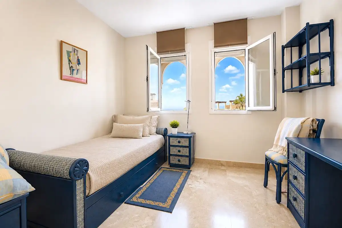 Dormitori de Apartament en venda en Motril amb Aire condicionat, Calefacció i Jardí privat