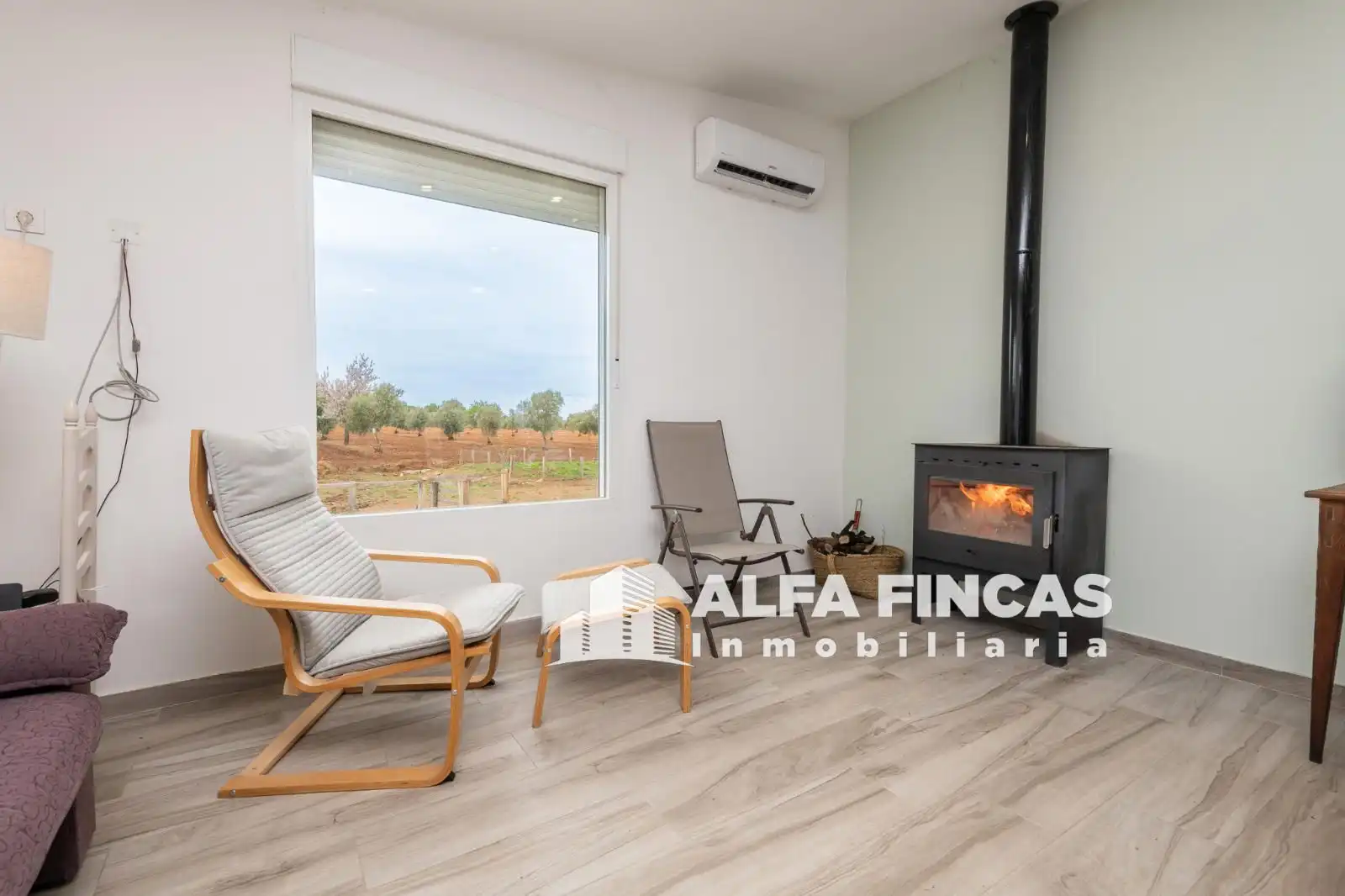 Sala d'estar de Casa o xalet en venda en Villarrobledo amb Aire condicionat, Calefacció i Jardí privat