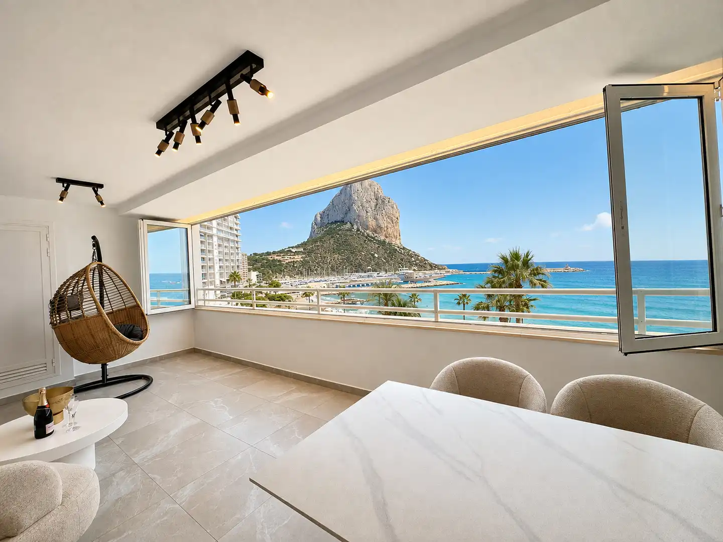 Dormitori de Apartament en venda en Calpe / Calp amb Aire condicionat, Calefacció i Jardí privat